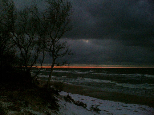 Zimowy zach�d...(Ko�obrzeg, 18 grudnia 2005)